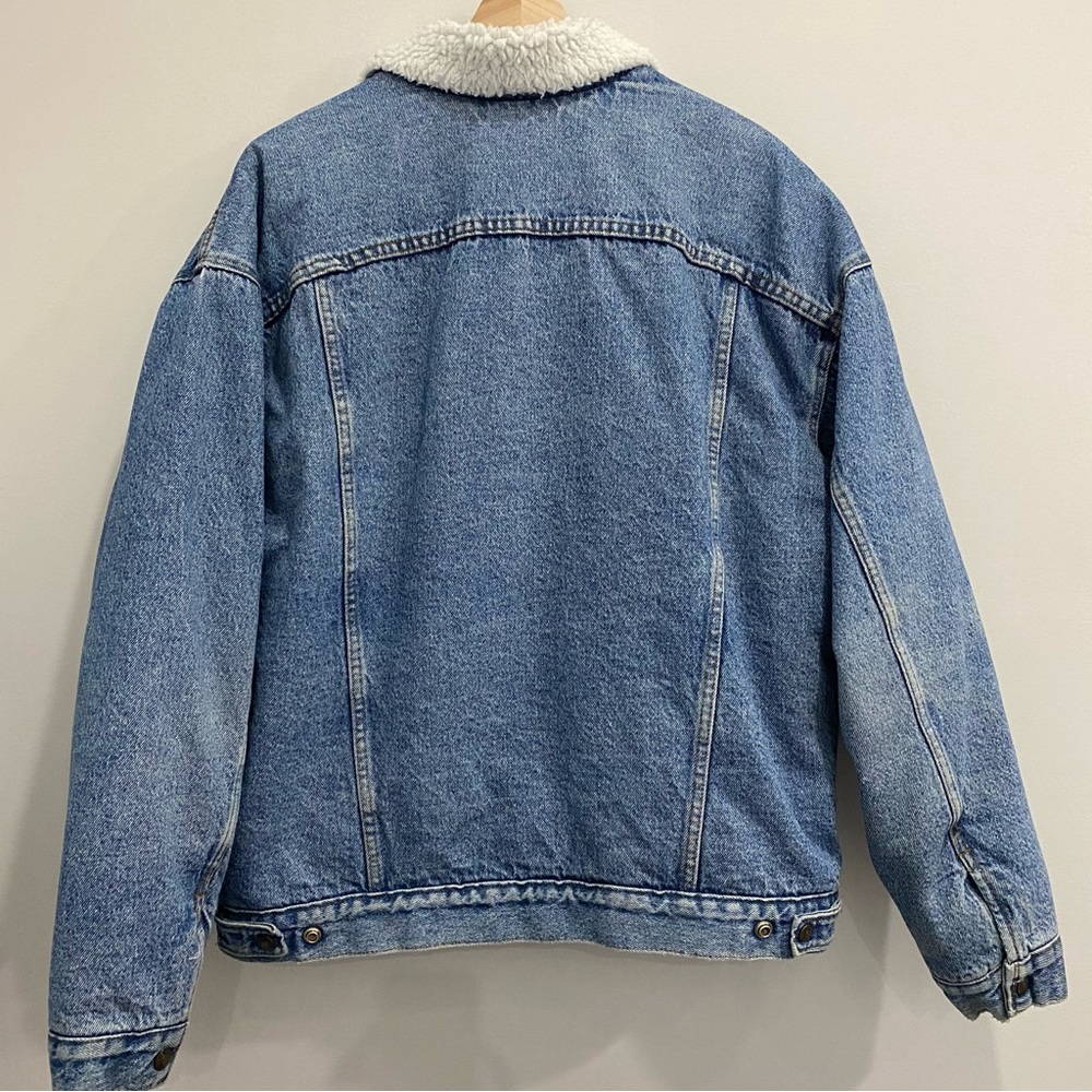 Vintage Levi’s Sherpa Lined Jean Trucker Jacket - Picture 3 of 16